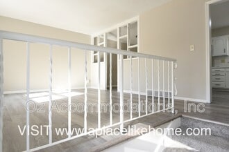 8206 W 57th Terrace in Mission, KS - Building Photo - Building Photo