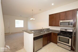 7548 Nicklin St in Las Vegas, NV - Building Photo - Building Photo