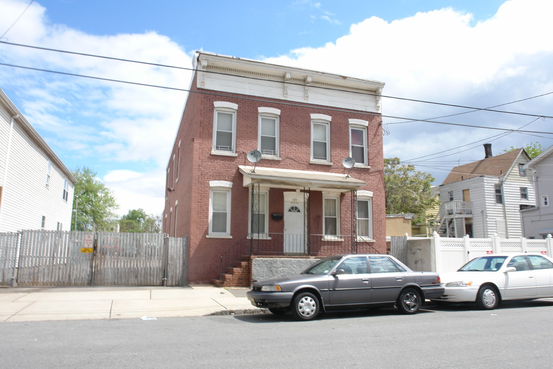 182 Patterson St in Perth Amboy, NJ - Building Photo