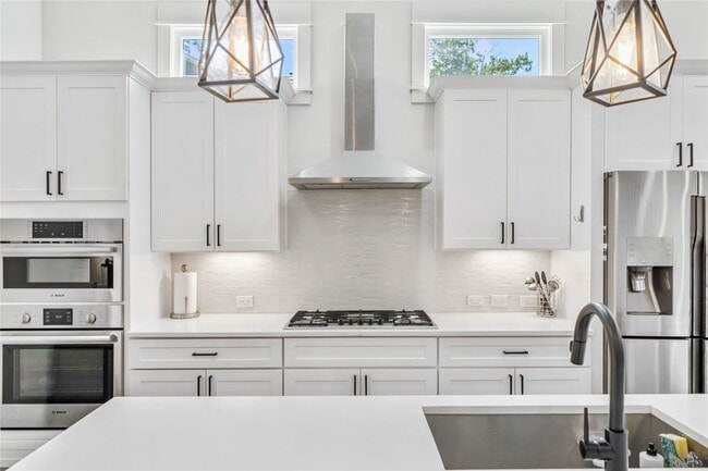 property at 620 E 26th St