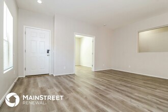 15220 W Shaw Butte Dr in Surprise, AZ - Building Photo - Building Photo