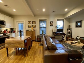 283 Chelsea St, Unit #1 in Boston, MA - Building Photo - Building Photo