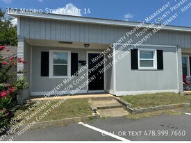 102 Madrid St in Warner Robins, GA - Building Photo