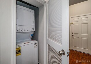 33 Second St in Raritan, NJ - Building Photo - Building Photo