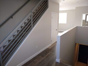 12120 La Maida St in Los Angeles, CA - Foto de edificio - Building Photo