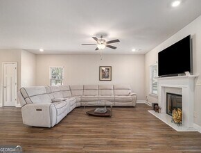 394 Greenleaf Ct NW in Lilburn, GA - Building Photo - Building Photo