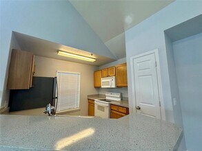 9141 Lee Vista Blvd, Unit 303 in Orlando, FL - Building Photo - Building Photo