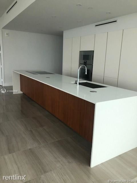 6901 Collins Ave-Unit -# 10011 in Miami Beach, FL - Building Photo - Building Photo