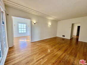 9010 Burton Way in Beverly Hills, CA - Building Photo - Building Photo