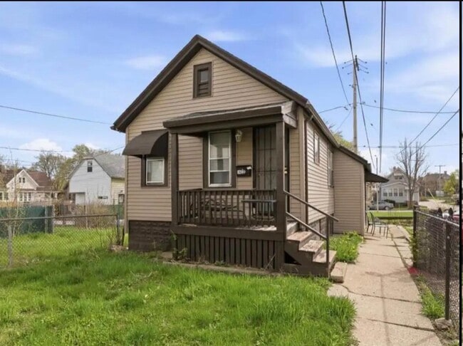 property at 1422 N 26th St