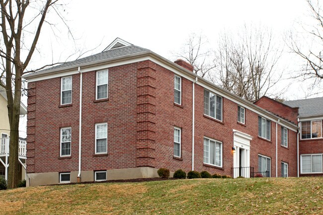 2012-2018 Village Dr in Louisville, KY - Foto de edificio - Building Photo