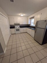 437 10th Ave Pl NE in Hickory, NC - Foto de edificio - Building Photo