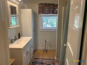 5804 San Marcos Hwy in Luling, TX - Building Photo - Building Photo