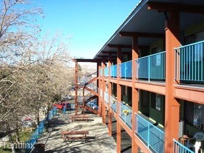 160 Park St-Unit -Apt 315 in Reno, NV - Foto de edificio - Building Photo