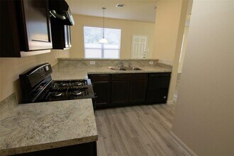 4163 Silver Ranch Rd in Houston, TX - Building Photo - Building Photo