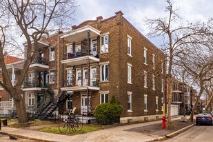 2545-2549 Elsdale Av in Montréal, QC - Building Photo