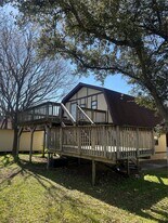 1312 N Avenue R in Freeport, TX - Building Photo