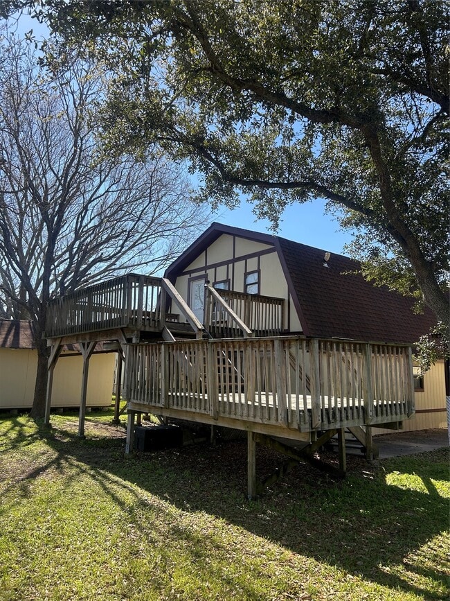 property at 1312 N Avenue R