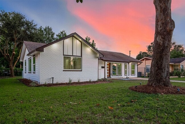 7131 Mobud Dr in Houston, TX - Foto de edificio - Building Photo