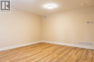 3495 Bloomfield Rd in Windsor, ON - Building Photo - Building Photo