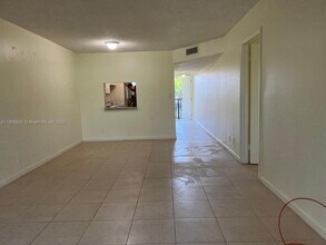 7900 S Colony Cir in Tamarac, FL - Building Photo - Building Photo
