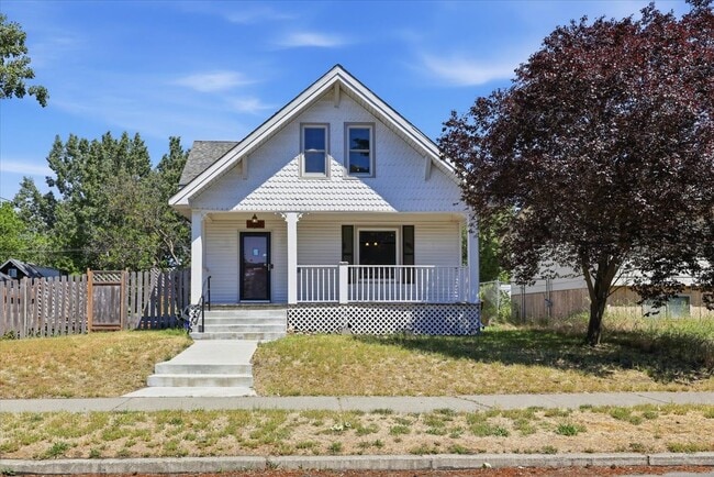 1903 E Glass Ave