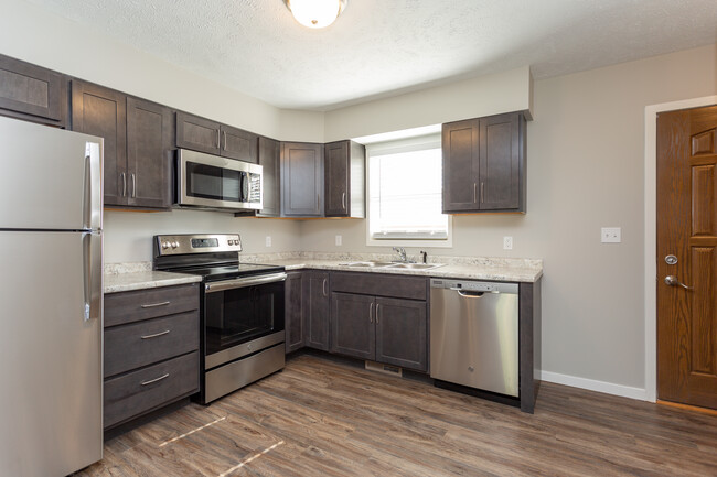 The Townhomes on 44th in Kentwood, MI - Building Photo - Interior Photo