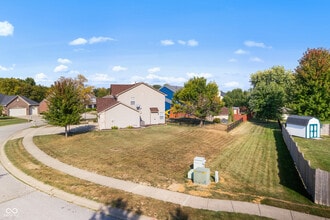 7913 Meadow Bend Ln in Indianapolis, IN - Building Photo - Building Photo