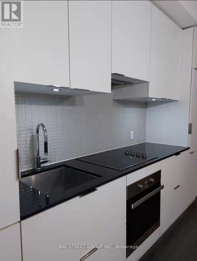 5 St Joseph St in Toronto, ON - Building Photo - Building Photo