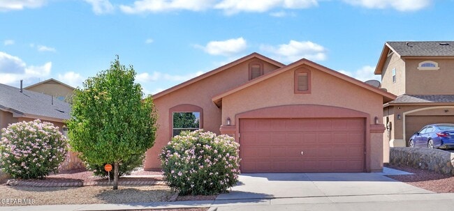 13240 Emerald River St in Horizon City, TX - Building Photo - Building Photo