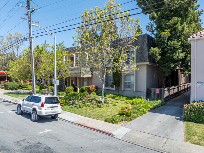 Bay Laurel Condominiums in San Mateo, CA - Building Photo - Building Photo