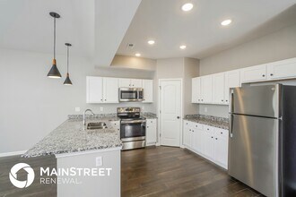 2095 Paddle Wheel Dr in Jeffersonville, IN - Building Photo - Building Photo