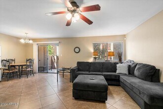 5525 E Thomas Rd in Phoenix, AZ - Building Photo - Building Photo