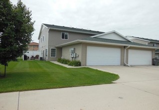 Belsly VII Townhomes in Moorhead, MN - Foto de edificio - Building Photo