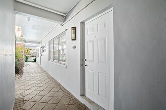 2200 S Ocean Dr in Hollywood, FL - Building Photo - Building Photo