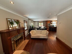 20 Mayfair Ct in Freeport, NY - Building Photo - Building Photo