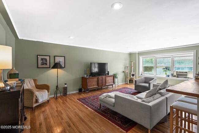 property at 1615 Park Ave