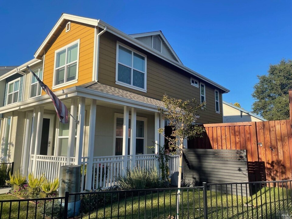 904 Prospect Ave in Santa Rosa, CA - Building Photo