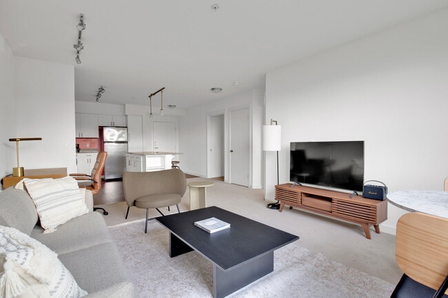 330 3rd Ave W in Seattle, WA - Building Photo - Building Photo