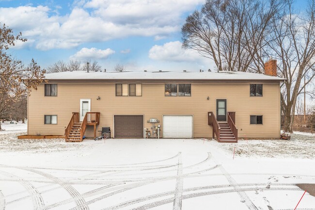 4125 Austin St NE in Circle Pines, MN - Building Photo - Building Photo