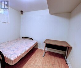 10 Whistler Ct in Markham, ON - Building Photo - Building Photo