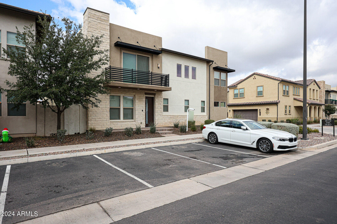 1830 S Follett Way in Gilbert, AZ - Building Photo