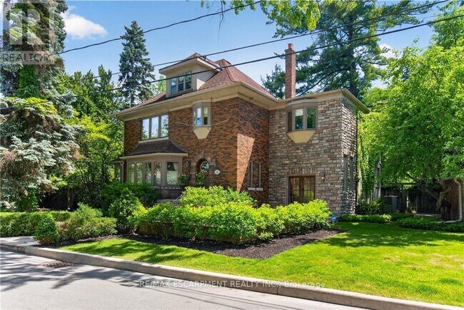 property at 74 Oak Knoll Dr