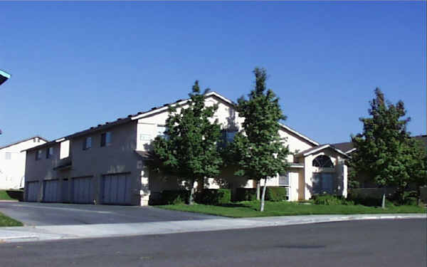 2381 Benidorm Cor in Corona, CA - Building Photo - Building Photo