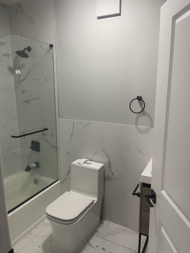 605 Madison Ave, Unit 1