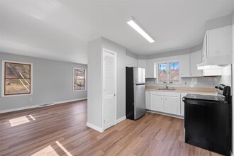 121 Union Valley Rd in Mahopac, NY - Building Photo - Building Photo