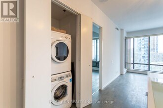 5 St Joseph St in Toronto, ON - Building Photo - Building Photo