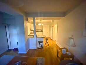 3 Euston St, Unit B in Brookline, MA - Building Photo - Building Photo