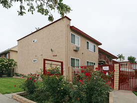 7342-7348 Newlin Ave in Whittier, CA - Foto de edificio - Building Photo