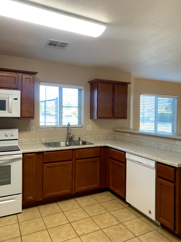 6345 Reynolds Dr in Las Cruces, NM - Building Photo - Building Photo